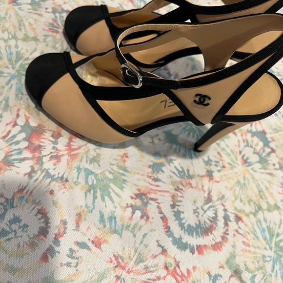 Brand new in box Chanel shoe - Picture 4 of 5